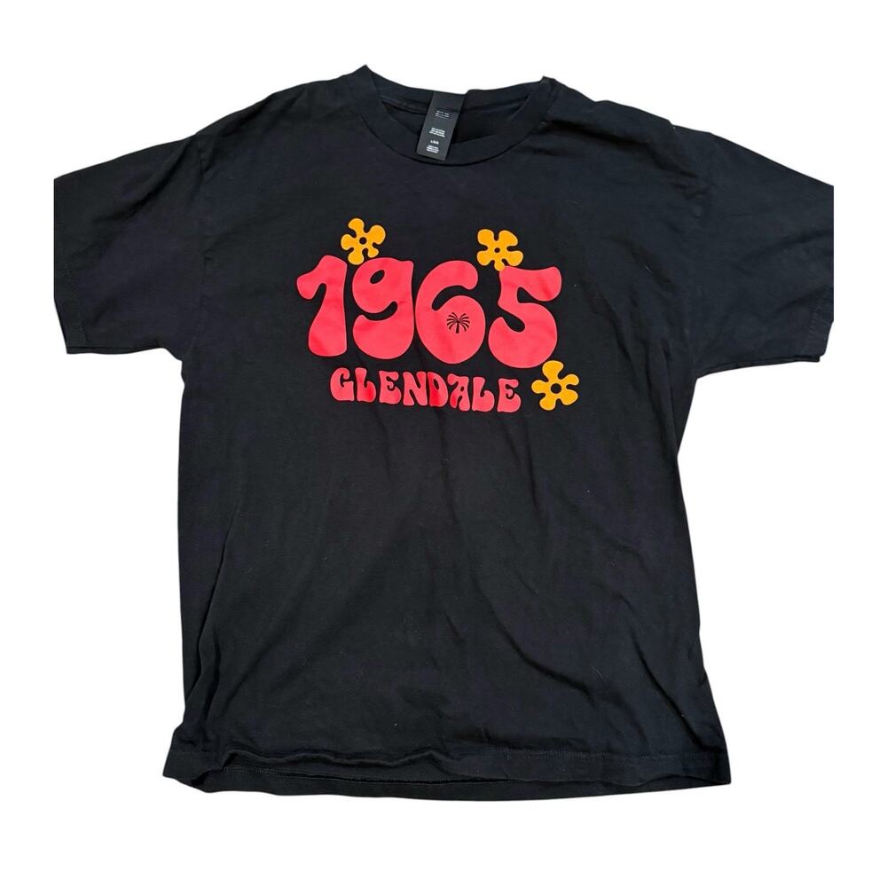 Hanes Men’s T-Shirt Large Black 1965 Glendale Retro Hippie Graphic NWOT